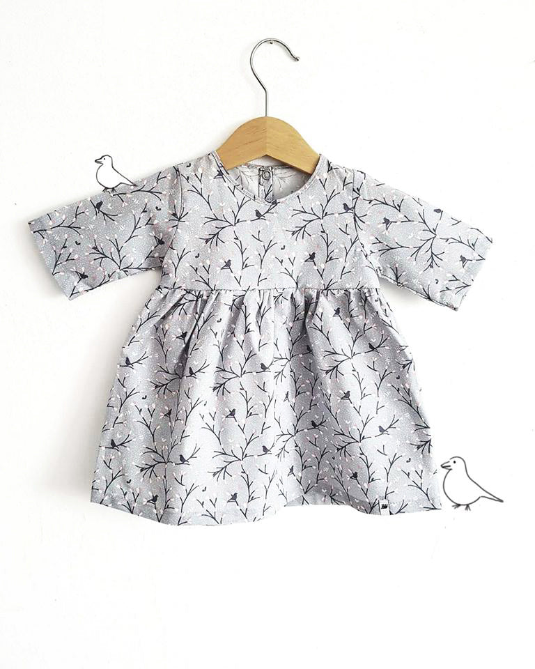 Hochwertiges Kleid aus GOTS-zertifizierter Bio-Baumwolle, perfekt für zarte Babyhaut